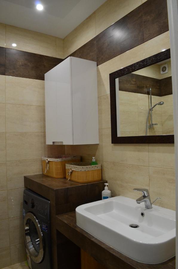 Apartment On Getmana Vigovskogo 49 Rivne Exteriör bild